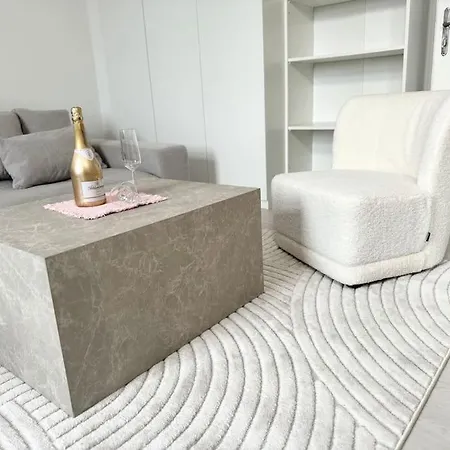 Lovely Trend Daire Graz