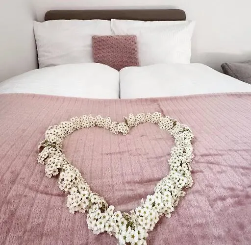 Lovely Trend Apartment *