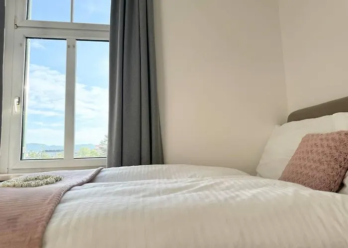 Lovely Trend Apartment *